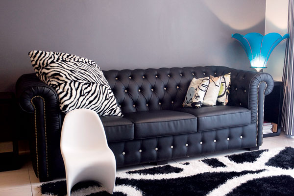 Sofa Untuk Rumah Minimalis Warna HItam