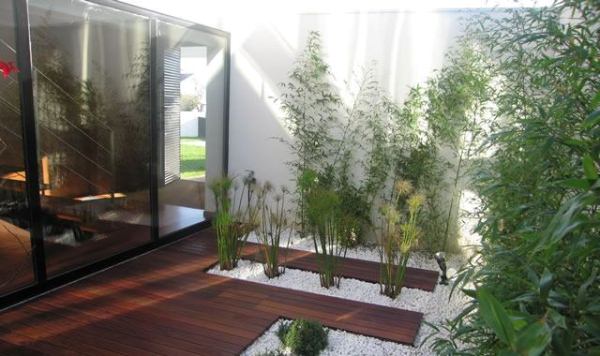 Penataan Paving dan Kerikil Taman Minimalis