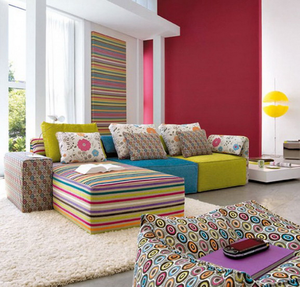 Wallpaper Ruang Tamu Motif Pelangi