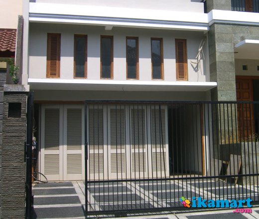 JUAL PINTU GARASI WINA - Peralatan dan Industri Peralatan Rumah