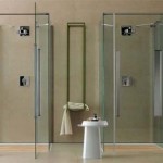 Kamar mandi 2 pintu