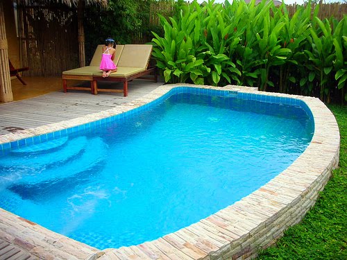 Desain Kolam renang Rumah Minimalis Modern