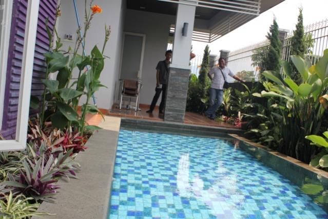 Desain Kolam renang Rumah Minimalis Modern