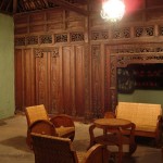 Desain Ruang Tamu Minimalis Adat Joglo