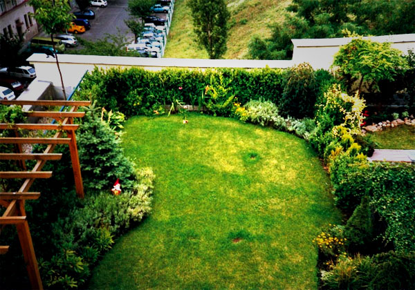 Desain Taman Diatas Rumah Minimalis