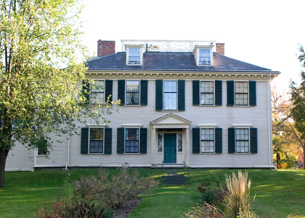 Keindahan Rumah Gaya Kolonial di Amerika