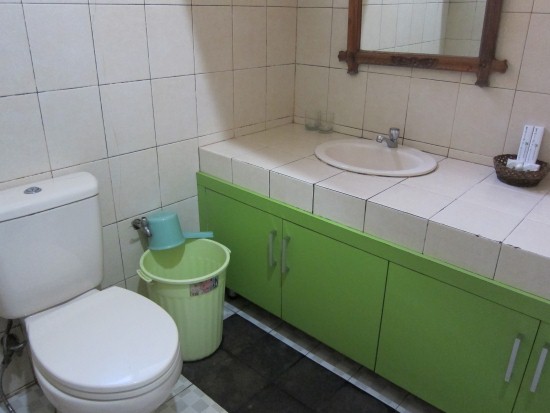 Perlengkapan Kamar Mandi Sederhana
