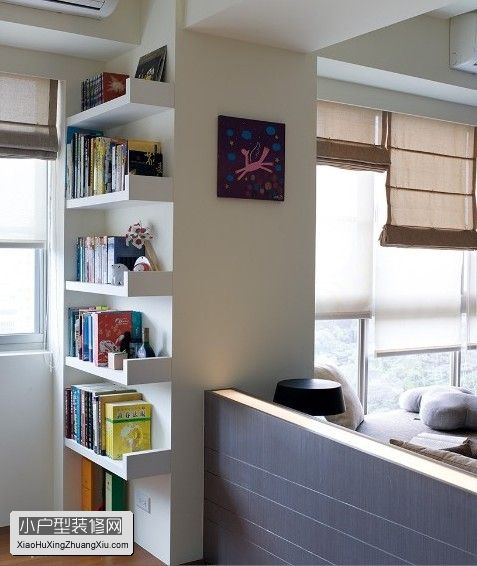 hiasan rumah minimalis dengan rak sebagai partisi