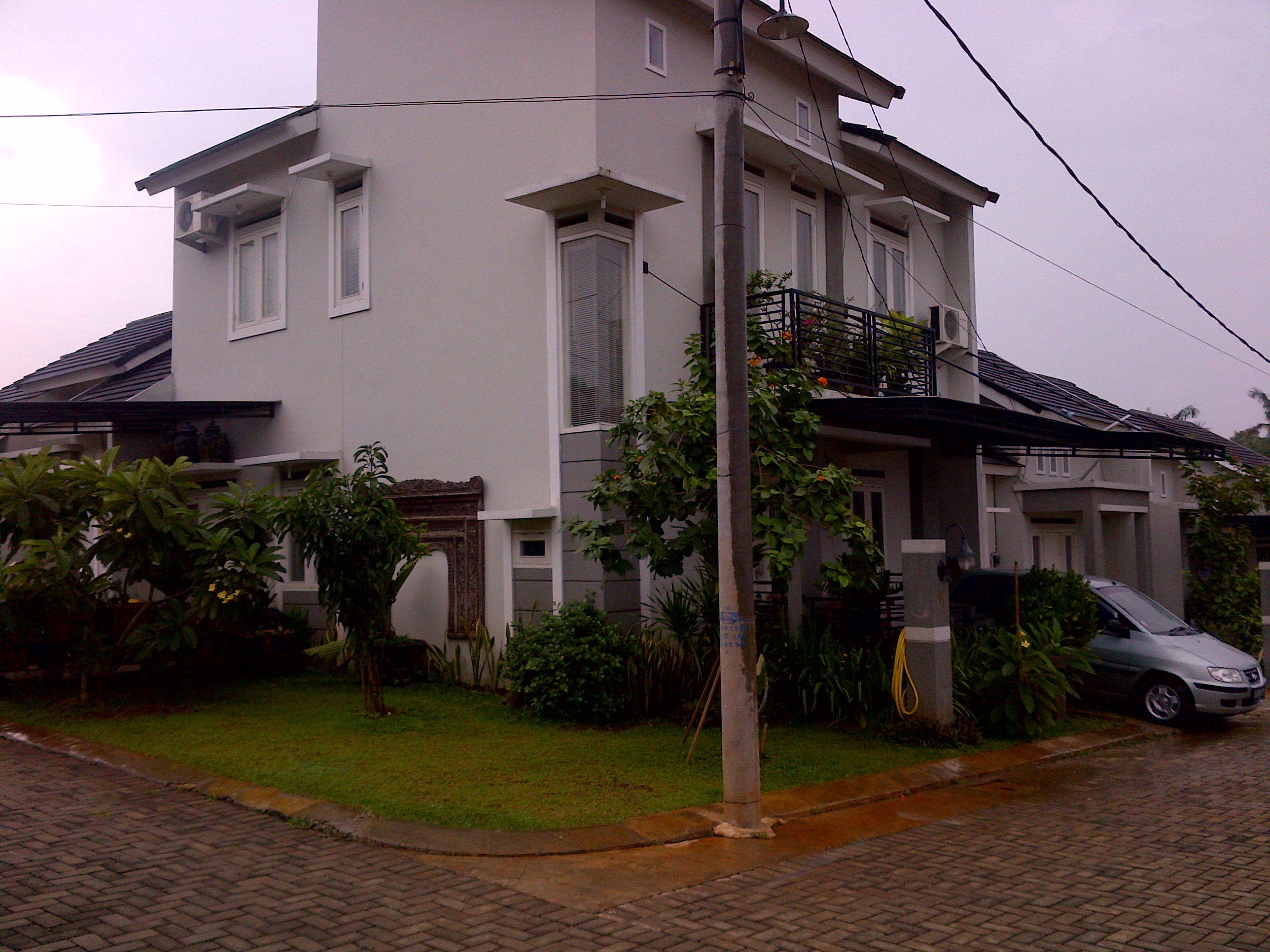 Gambar Rumah Tampak Depan dan  Samping