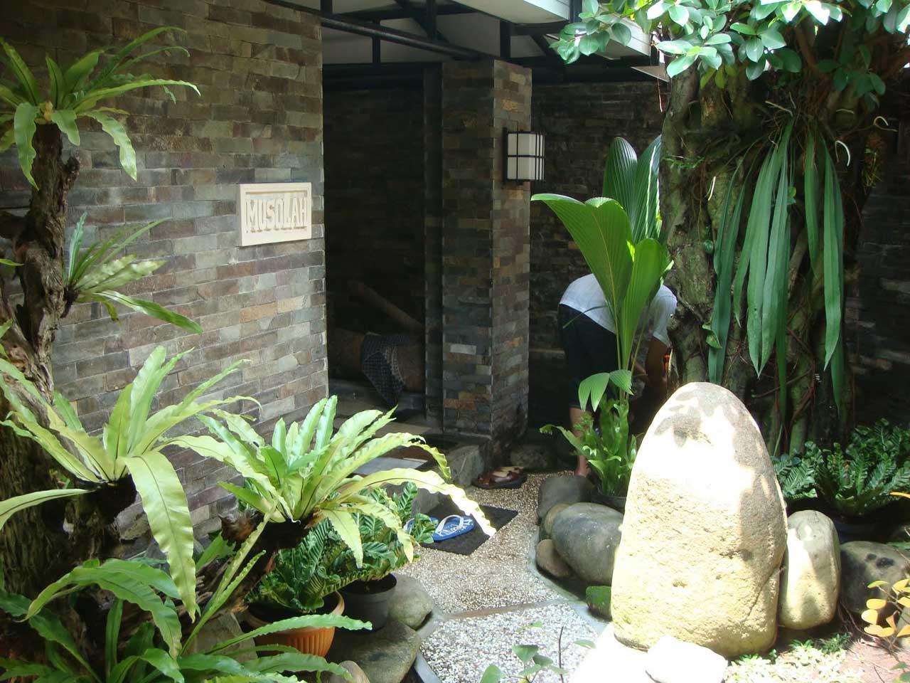 Model Taman Depan Rumah Gaya Alami